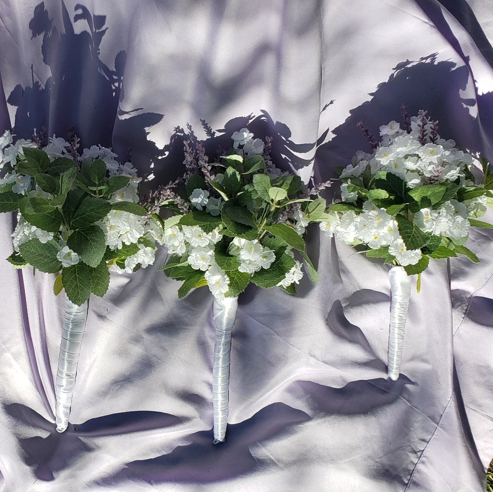 Elegant White and Green Floral Bouquets